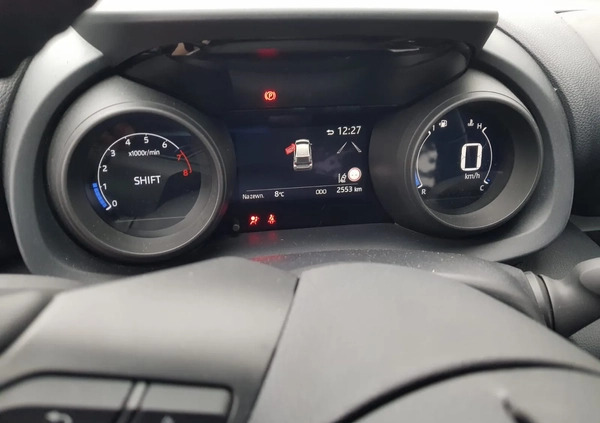Toyota Yaris cena 46700 przebieg: 2500, rok produkcji 2021 z Olsztyn małe 56